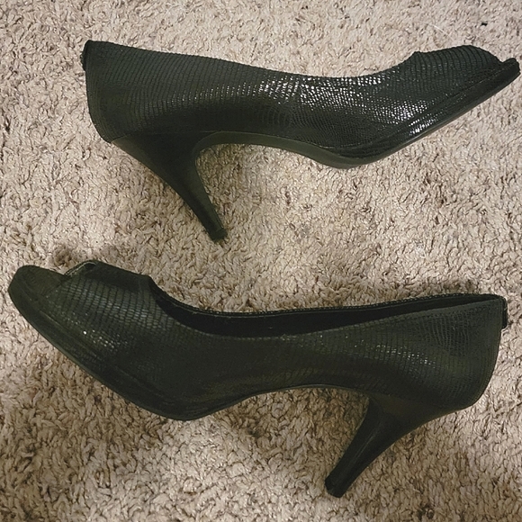 Calvin Klein Black Leather Pearlized Reptile Heels Peek A Boo Open Toe Sz 10 - Picture 3 of 10